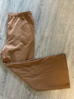 Uniqlo Men's Draw String Pants in Chestnut Brown